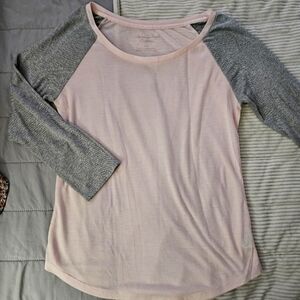 American Eagle Women's Pink and Gray Top. Size L